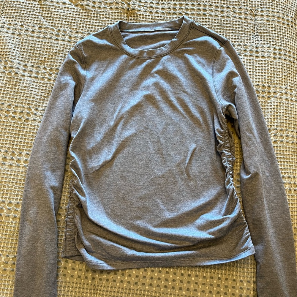 Vuori Heather Blue Gray Long Sleeve Women's Top